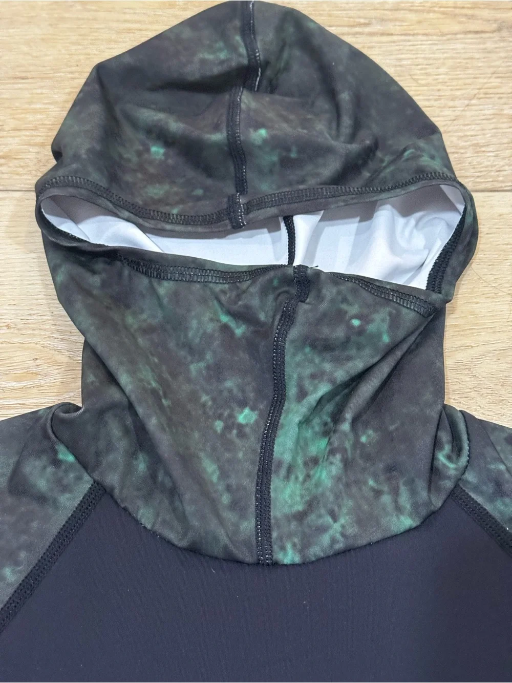 Cressi Cobia hooded camo wetsuit scuba top, long sleeves, reinforced chest, M.